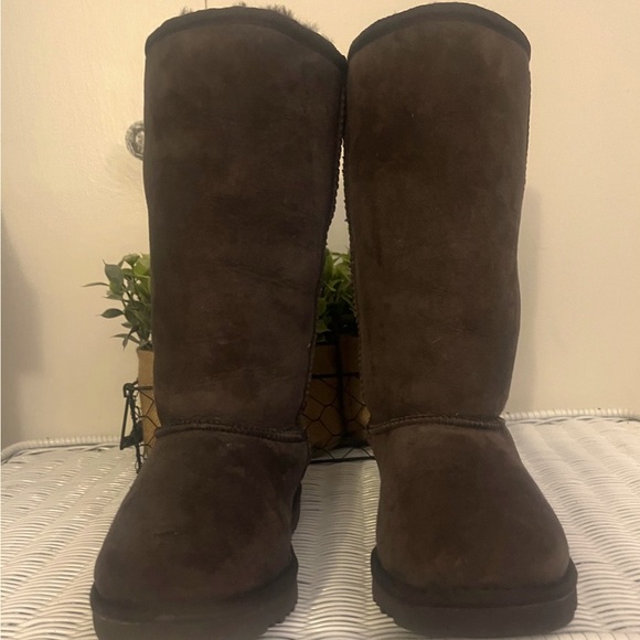 TALL UGG BOOTS🌼 - Picture 2 of 7
